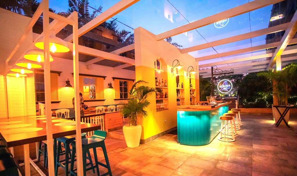 Hotel Radisson Blu Bengaluru Outer Ring Road Restaurant photo